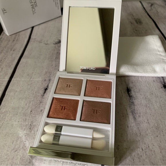 new TOM FORD SOLEIL Eye Color Quad Shade 01 APRES SKI Full Size 6g. - Picture 5 of 6